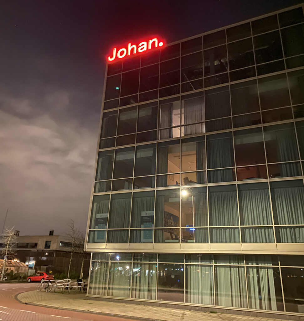 Johan by Night